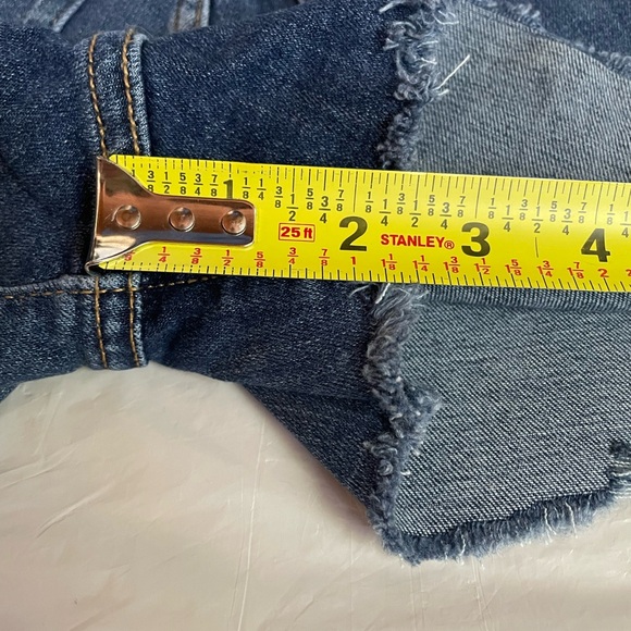 Levi High Rise Shorts Hypersoft Size 25 - Picture 6 of 10